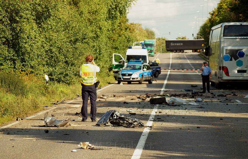 Schwerer VU Koeln Immendorf Kerkraderstr P042.JPG